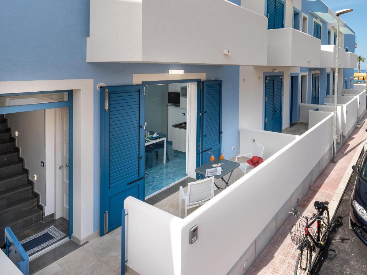 Il Faro E La Luna Beach Apartments サン・ヴィート・ロ・カーポ エクステリア 写真